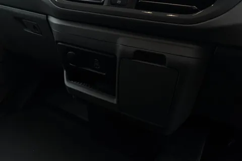 MF75FOK Volkswagen Transporter 2.0 TDI 170 Commerce Pro Van Auto Thumbnail #20