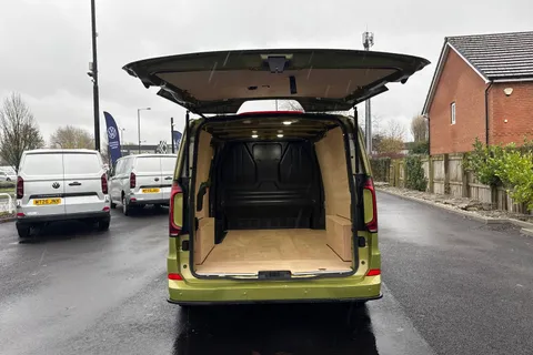 MF75FOK Volkswagen Transporter 2.0 TDI 170 Commerce Pro Van Auto Thumbnail #32