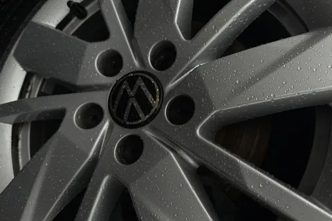 MF25JFN Volkswagen Caddy 2.0 TDI 102PS Commerce Pro Van [Tech Pack] Thumbnail #26