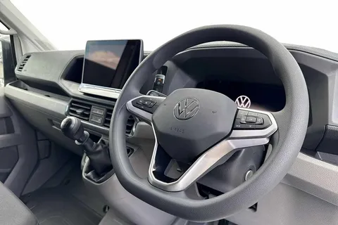6 of 59 for Volkswagen Crafter CR30 Commerce MWB 140 PS FWD - MY25/Bus Pack/Rear Camera/Step