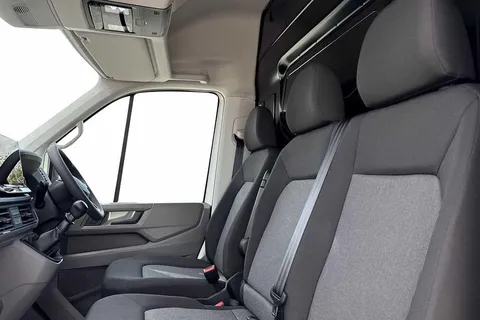 10 of 59 for Volkswagen Crafter CR30 Commerce MWB 140 PS FWD - MY25/Bus Pack/Rear Camera/Step