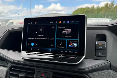 11 of 59 for Volkswagen Crafter CR30 Commerce MWB 140 PS FWD - MY25/Bus Pack/Rear Camera/Step