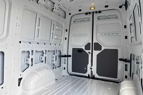 13 of 59 for Volkswagen Crafter CR30 Commerce MWB 140 PS FWD - MY25/Bus Pack/Rear Camera/Step