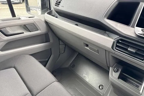 14 of 59 for Volkswagen Crafter CR30 Commerce MWB 140 PS FWD - MY25/Bus Pack/Rear Camera/Step