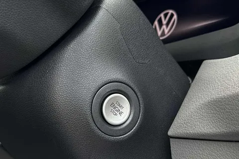 34 of 59 for Volkswagen Crafter CR30 Commerce MWB 140 PS FWD - MY25/Bus Pack/Rear Camera/Step