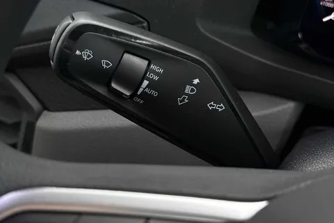 37 of 59 for Volkswagen Crafter CR30 Commerce MWB 140 PS FWD - MY25/Bus Pack/Rear Camera/Step