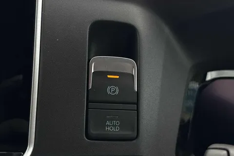 40 of 59 for Volkswagen Crafter CR30 Commerce MWB 140 PS FWD - MY25/Bus Pack/Rear Camera/Step