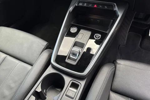 MJ71CZK Audi A3 1.4 TFSIe 40 S line Sportback S Tronic Euro 6 (s/s) 5dr 13kWh Thumbnail #21