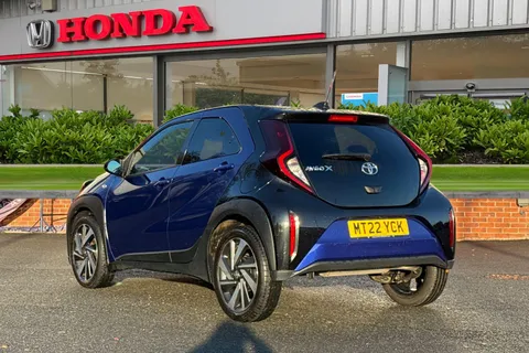 MT22YCK Toyota Aygo X 1.0 VVT-i Edge 5dr Thumbnail #3