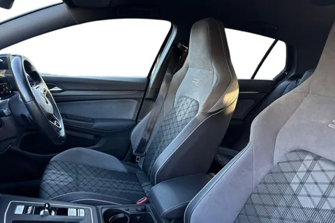 RE70NSJ Volkswagen Golf 1.5 eTSI MHEV R-Line DSG Euro 6 (s/s) 5dr Thumbnail #12