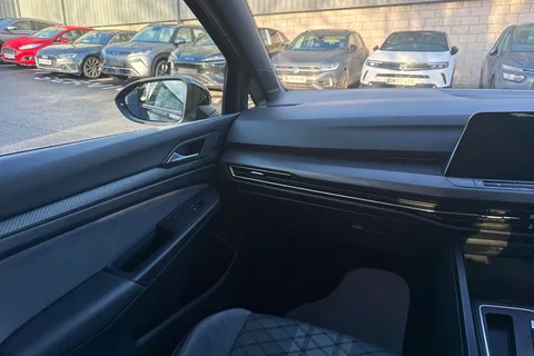 RE70NSJ Volkswagen Golf 1.5 eTSI MHEV R-Line DSG Euro 6 (s/s) 5dr Thumbnail #16