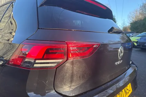 RE70NSJ Volkswagen Golf 1.5 eTSI MHEV R-Line DSG Euro 6 (s/s) 5dr Thumbnail #17