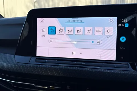 RE70NSJ Volkswagen Golf 1.5 eTSI MHEV R-Line DSG Euro 6 (s/s) 5dr Thumbnail #20