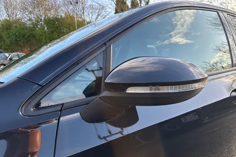 RE70NSJ Volkswagen Golf 1.5 eTSI MHEV R-Line DSG Euro 6 (s/s) 5dr Thumbnail #31