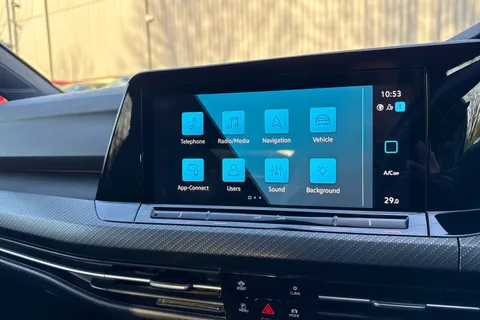 RE70NSJ Volkswagen Golf 1.5 eTSI MHEV R-Line DSG Euro 6 (s/s) 5dr Thumbnail #32