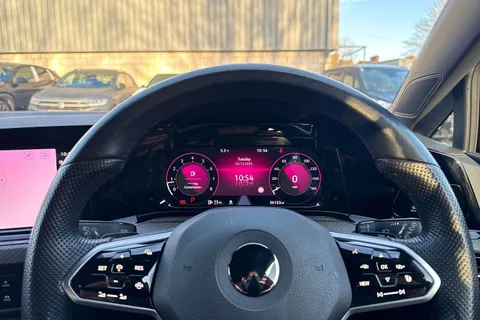 RE70NSJ Volkswagen Golf 1.5 eTSI MHEV R-Line DSG Euro 6 (s/s) 5dr Thumbnail #43