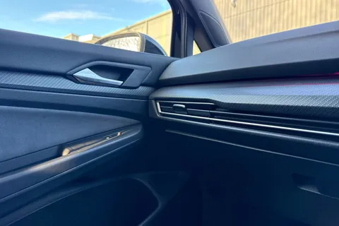 RE70NSJ Volkswagen Golf 1.5 eTSI MHEV R-Line DSG Euro 6 (s/s) 5dr Thumbnail #49