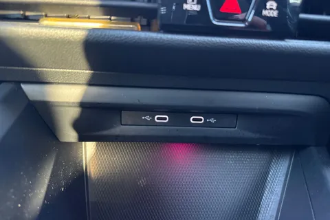 RE70NSJ Volkswagen Golf 1.5 eTSI MHEV R-Line DSG Euro 6 (s/s) 5dr Thumbnail #50