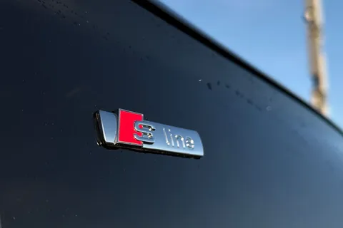 KF21NLU Audi Q5 S line 50 TFSI e quattro 299 PS S tronic Thumbnail #31