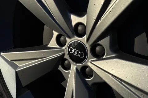 KT25FYK Audi Q4 e-tron Q4 Sportback Black Edition 45 e-tron  210,00 kW Thumbnail #32