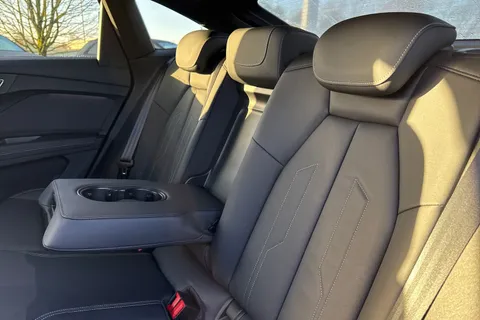 KT25FYK Audi Q4 e-tron Q4 Sportback Black Edition 45 e-tron  210,00 kW Thumbnail #33