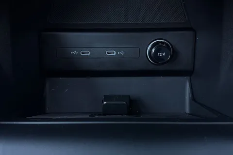 KT25FYK Audi Q4 e-tron Q4 Sportback Black Edition 45 e-tron  210,00 kW Thumbnail #35