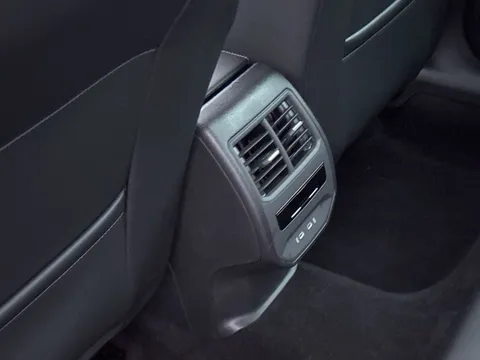 DK25XZC CUPRA Leon 1.5 eTSI 150 V1 5dr DSG Thumbnail #32