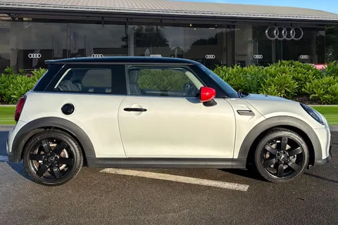BU21FFL Mini Hatch 2.0 Cooper S Classic Euro 6 (s/s) 3dr Thumbnail #4