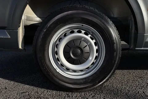 DF75UAJ Volkswagen Crafter CR35 Commerce Plus MWB 140 PS FWD DSG  - MY25/Camera/Step/LED's Thumbnail #11