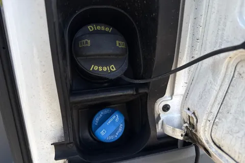 24 of 55 for VOLKSWAGEN CRAFTER 2.0 TDI 140PS Commerce High Roof Van