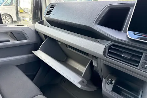 36 of 55 for VOLKSWAGEN CRAFTER 2.0 TDI 140PS Commerce High Roof Van