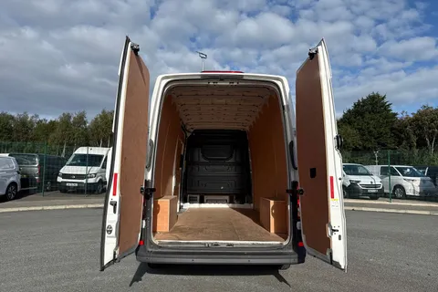 DG25CZC Volkswagen Crafter 2.0 TDI 140PS Commerce High Roof Van Thumbnail #8