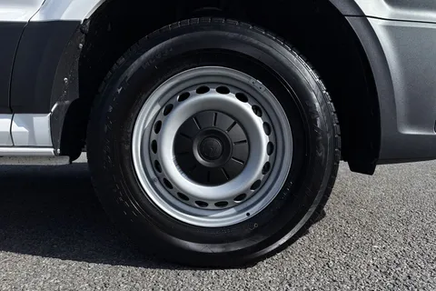 DF75WRO Volkswagen Crafter 2.0 TDI 140PS Commerce High Roof Van Thumbnail #10