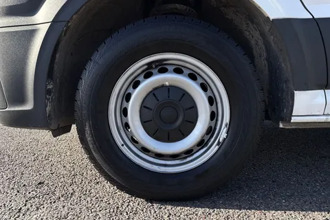 DG25CZC Volkswagen Crafter 2.0 TDI 140PS Commerce High Roof Van Thumbnail #14