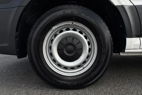 DF75WRO Volkswagen Crafter 2.0 TDI 140PS Commerce High Roof Van Thumbnail #13