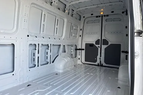 DF75WRO Volkswagen Crafter 2.0 TDI 140PS Commerce High Roof Van Thumbnail #19