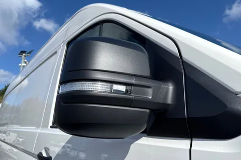 DF75WRO Volkswagen Crafter 2.0 TDI 140PS Commerce High Roof Van Thumbnail #25