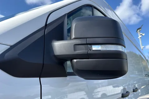 DF75WRO Volkswagen Crafter 2.0 TDI 140PS Commerce High Roof Van Thumbnail #26