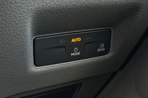 DF75WRO Volkswagen Crafter 2.0 TDI 140PS Commerce High Roof Van Thumbnail #32