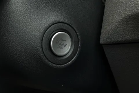 DF75WRO Volkswagen Crafter 2.0 TDI 140PS Commerce High Roof Van Thumbnail #37