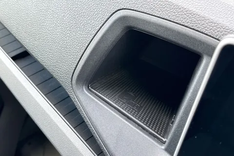 DG25CZC Volkswagen Crafter 2.0 TDI 140PS Commerce High Roof Van Thumbnail #41