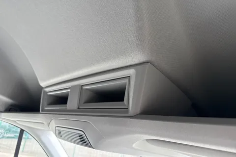 DF75WRO Volkswagen Crafter 2.0 TDI 140PS Commerce High Roof Van Thumbnail #41