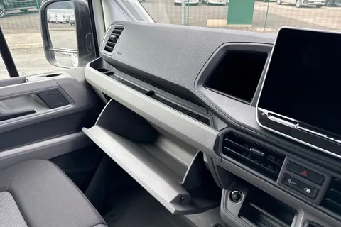 DF75WRO Volkswagen Crafter 2.0 TDI 140PS Commerce High Roof Van Thumbnail #43