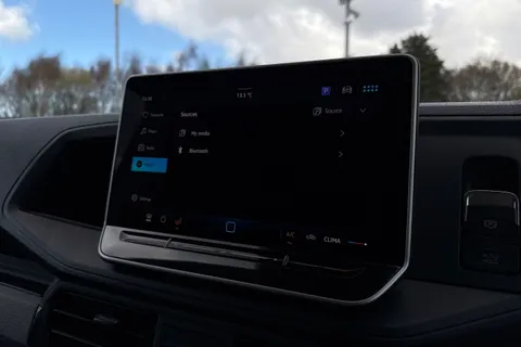 DF75WRO Volkswagen Crafter 2.0 TDI 140PS Commerce High Roof Van Thumbnail #48