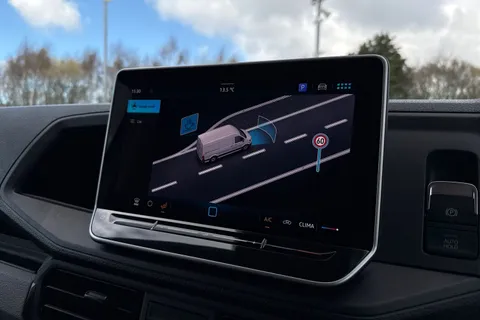 DF75WRO Volkswagen Crafter 2.0 TDI 140PS Commerce High Roof Van Thumbnail #52