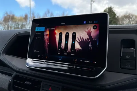 DF75WRO Volkswagen Crafter 2.0 TDI 140PS Commerce High Roof Van Thumbnail #54