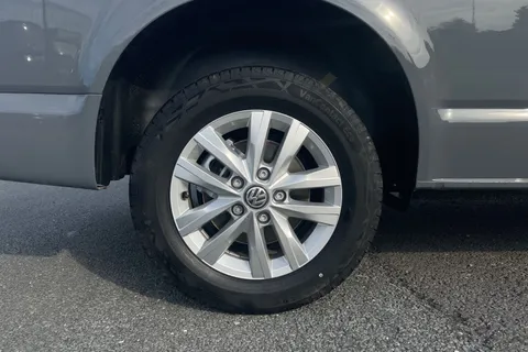 DF74FCL Volkswagen Transporter 2.0 TDI 110 Highline Van Thumbnail #11