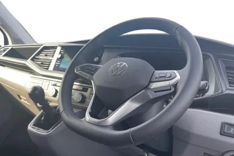 DF74FCL Volkswagen Transporter 2.0 TDI 110 Highline Van Thumbnail #14