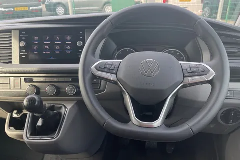 DF74FCL Volkswagen Transporter 2.0 TDI 110 Highline Van Thumbnail #18