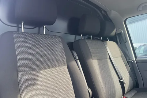 DF74FCL Volkswagen Transporter 2.0 TDI 110 Highline Van Thumbnail #24